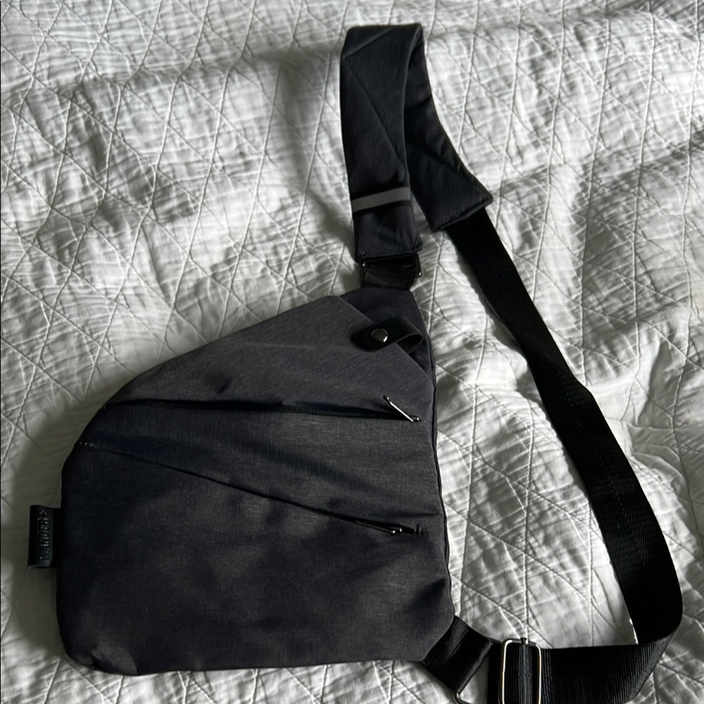 Wander Charcoal Crossbody Bag